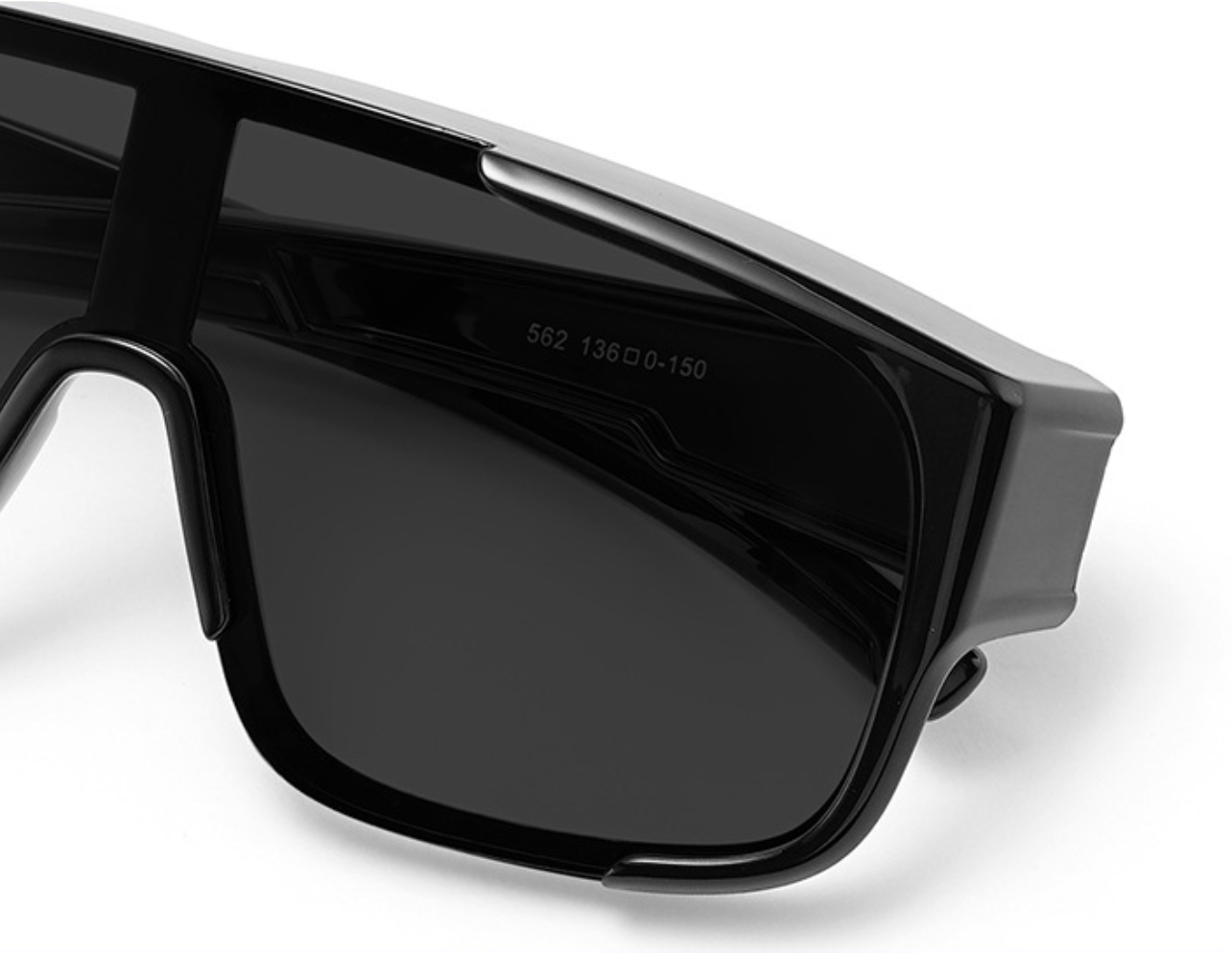 Tom | Black-thumbmail-3